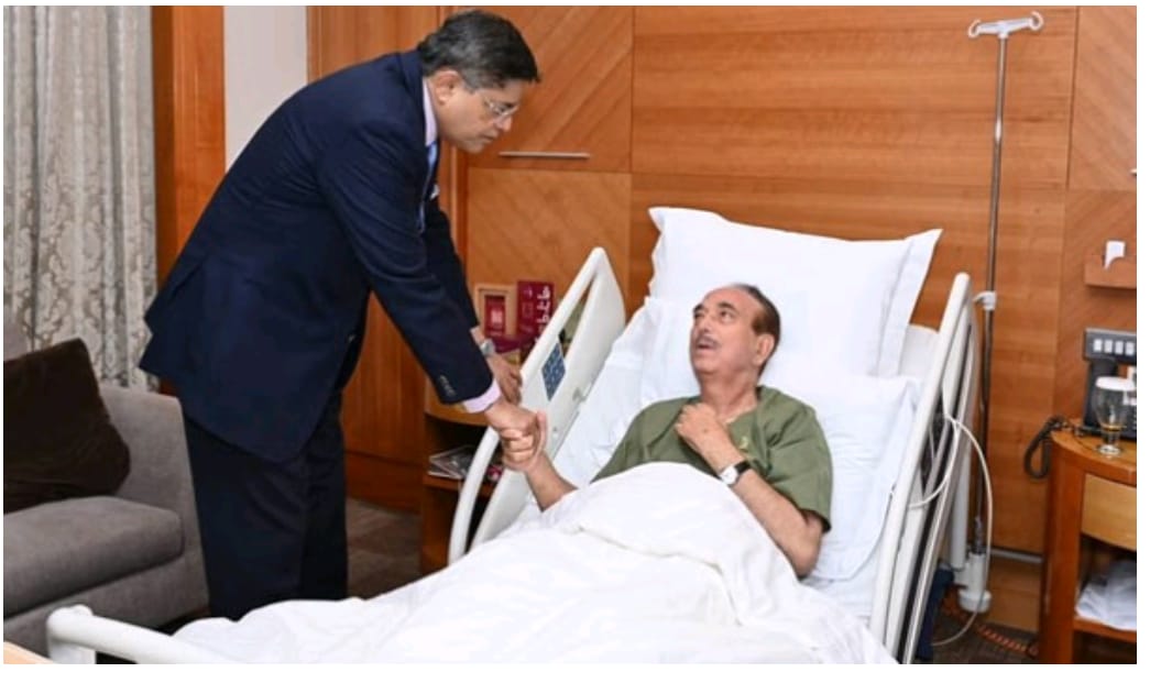 सर्व दलीय प्रतिनिधि मंडल के सदस्य गुलाम नबी आजाद की बिगड़ी तबीयत, उनको कुवैत के अस्पताल में भर्ती कराया गया… News published by :ncfbnews. Com