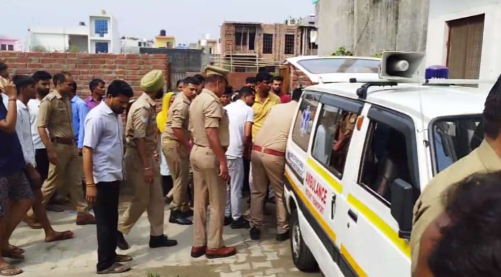 उत्तर प्रदेश की खबरें( मुरादाबाद क्राइम): खाली प्लॉट के गेट के पर लटका हुआ शब मिलने से, मचा हडकंप, जांच में जुटी पुलिस… News published by :ncfbnews. Com..