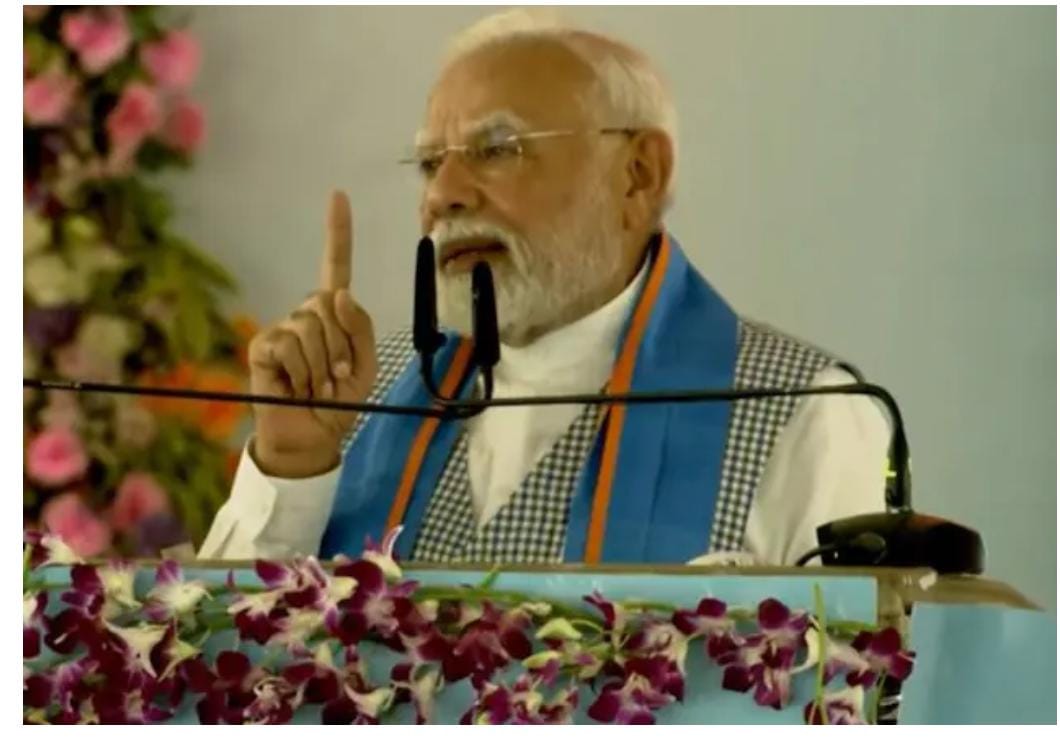 बिहार खबर: प्रधानमंत्री नरेंद्र मोदी सिवान जिले के जसौली से बिहार को 10000 करोड़ से अधिक की परियोजनाओं की सौगात दी, न राहुल न तेजस्वी यादव, बिना नाम लिए खोल दी पोल.. बिहार से तरुण कुमार स्टेट हेड की रिपोर्ट, published by: ncfbnews. Com.. Location :Siwan..