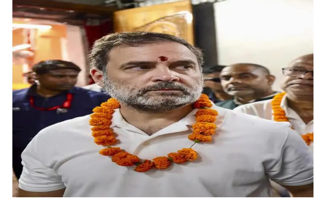 औरंगाबाद खबर: बिहार:sir वोट चोरी का नया हथियार है, एक व्यक्ति एक वोट की रक्षा करेगा, औरंगाबाद जिले के देवकुंड सूर्य मंदिर के दर्शन के दौरान कहा.. तरुण कुमार की रिपोर्ट स्टेट हेड, news published by ncfbnews. Com.. Location: Bihar Aurangabad..